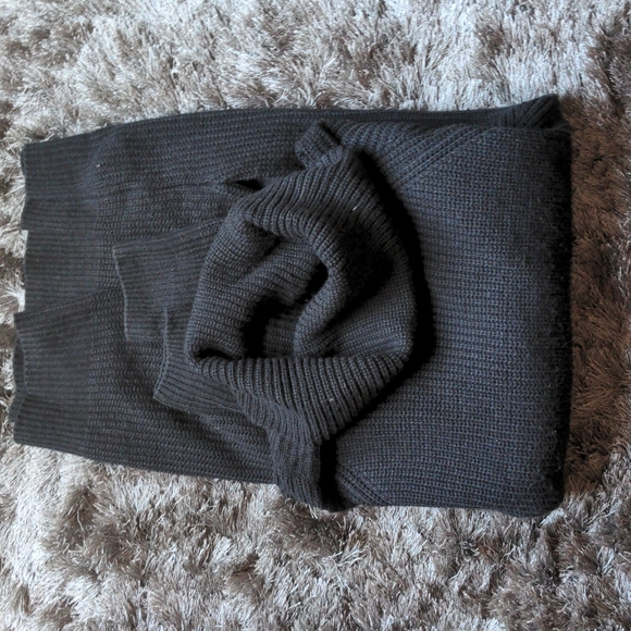 Oversized turtleneck sweater dress - Picture 10 of 12